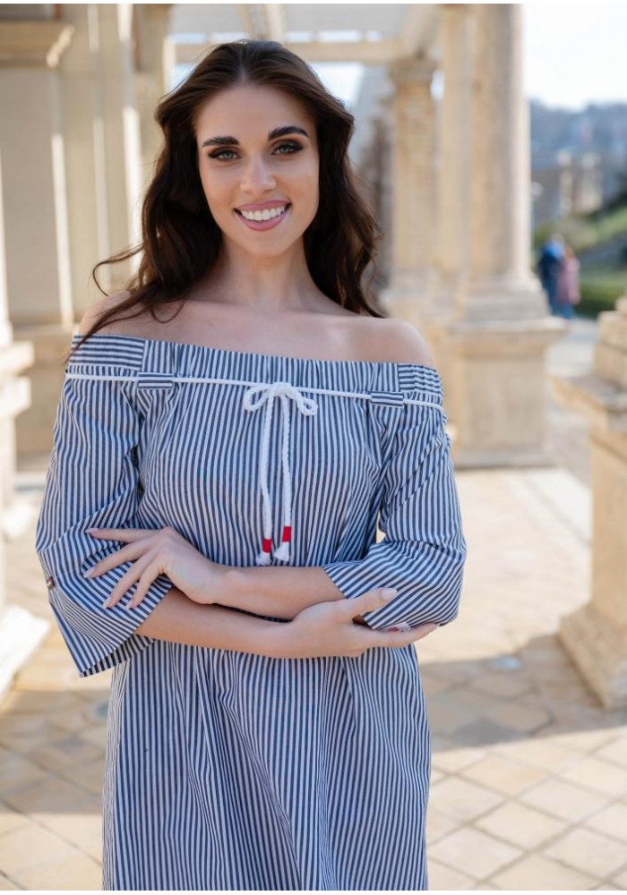 Magenta ruha